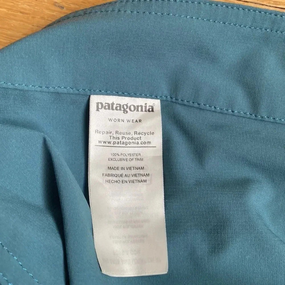 Patagonia sz 6 teal shorts with zip pocket cinch tie excellent used condition - Picture 8 of 8